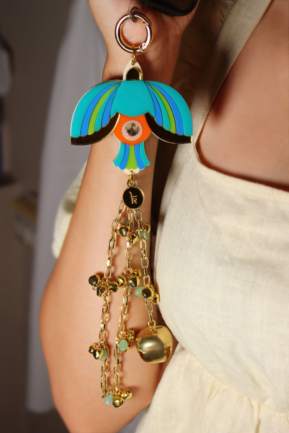 Buzzy bazz phone strap